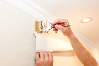 Pose de papier peint à Carnetin — revêtements muraux et toiles de verre